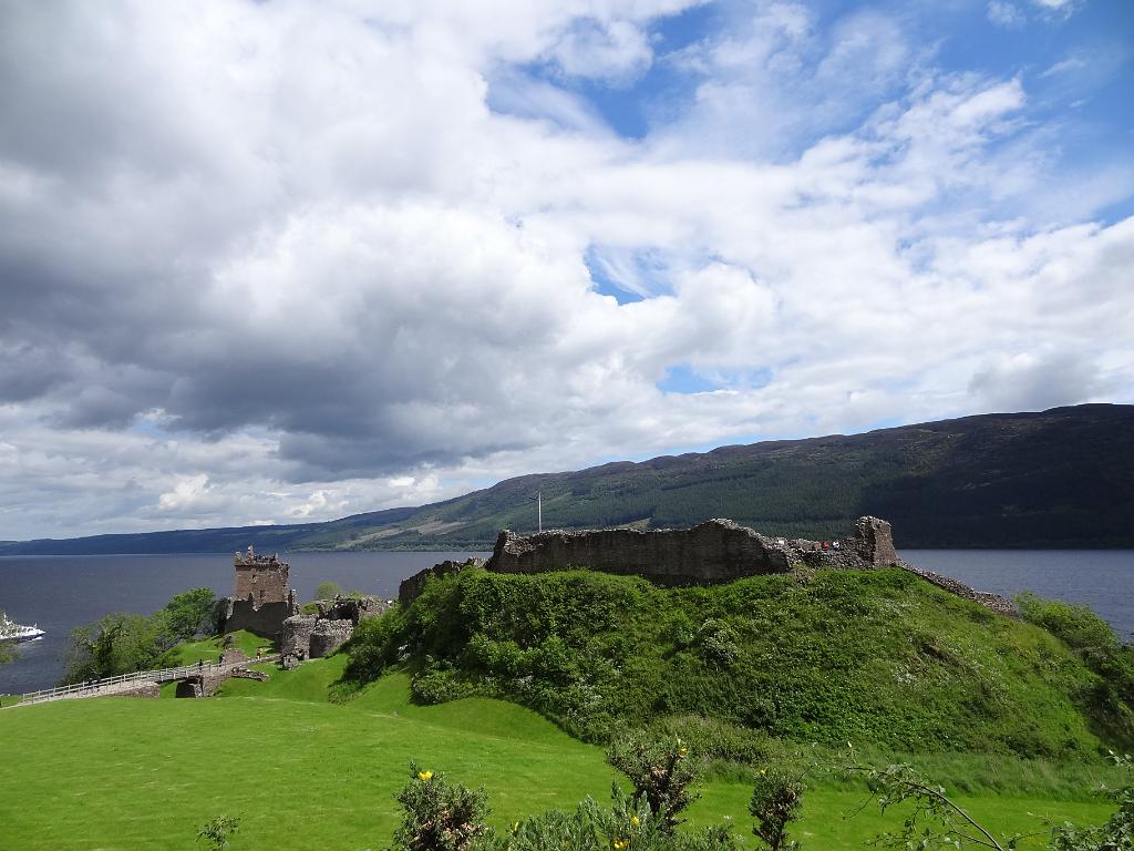 2014_06_Scotland_Day_05_Urquhart_EileanDonan_and_Plockton (45).JPG